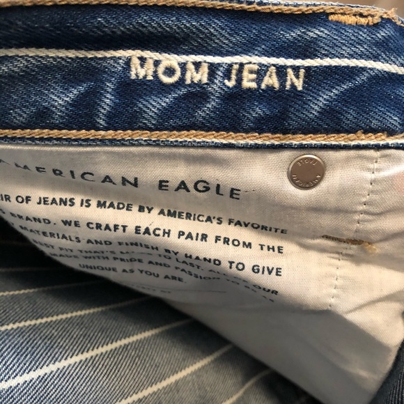 AE Mom Jean - Picture 5 of 6